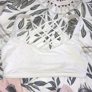 Lululemon Free to Be Bra